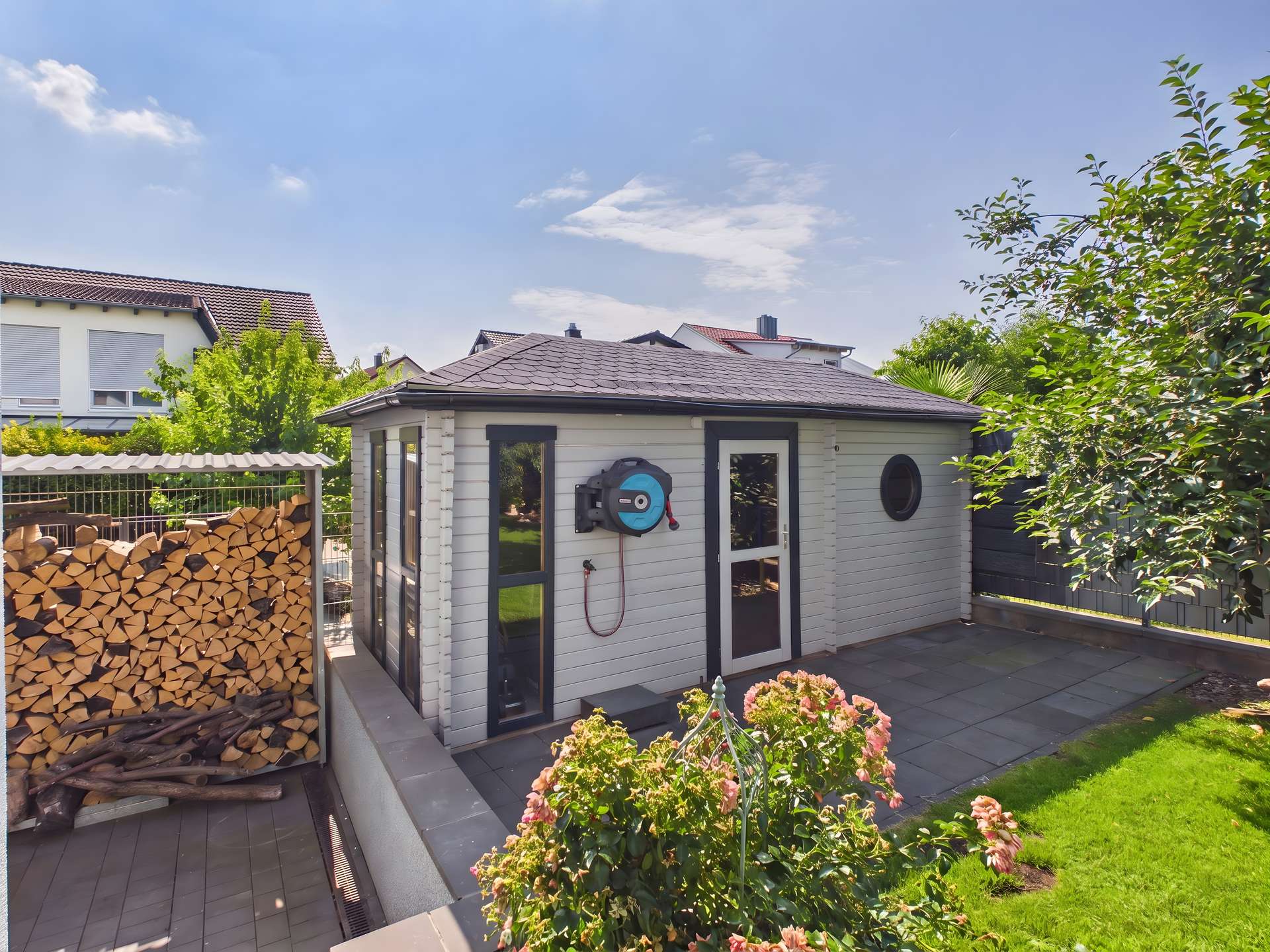 5575869-vydUs1wLKXsNFPscAHUcMhnm-2830ec4d-sauna-sauna-staging-in-philippsburg-4k
